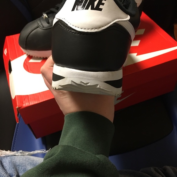 Black Leather Cortez size 9.5 - Picture 7 of 8